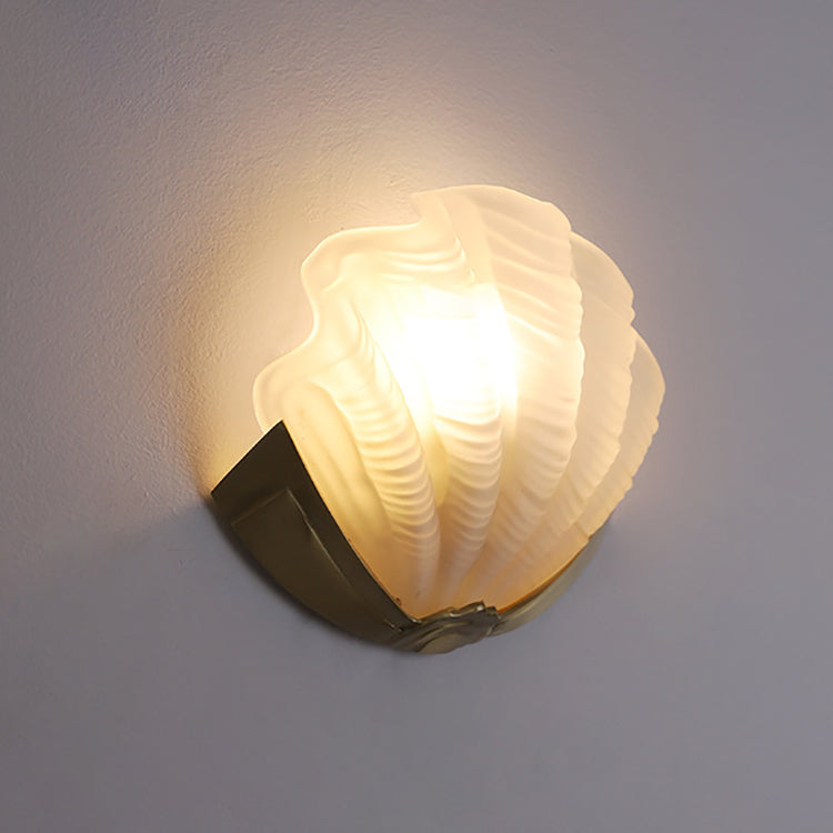Kirielle Art Deco Brass Wall Sconce with Shell-Shaped Glass Shade for Bedroom