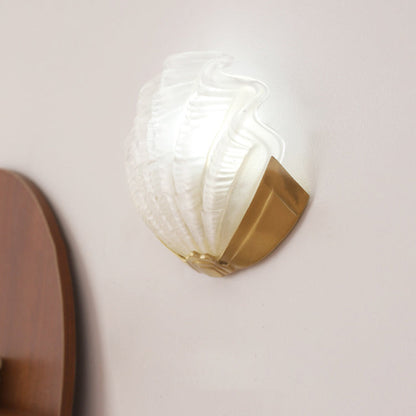 Kirielle Art Deco Brass Wall Sconce with Shell-Shaped Glass Shade for Bedroom