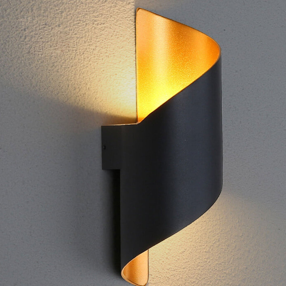 Undine Weatherproof Die-Cast Aluminum LED Outdoor Wall Light for Entryway and Patio