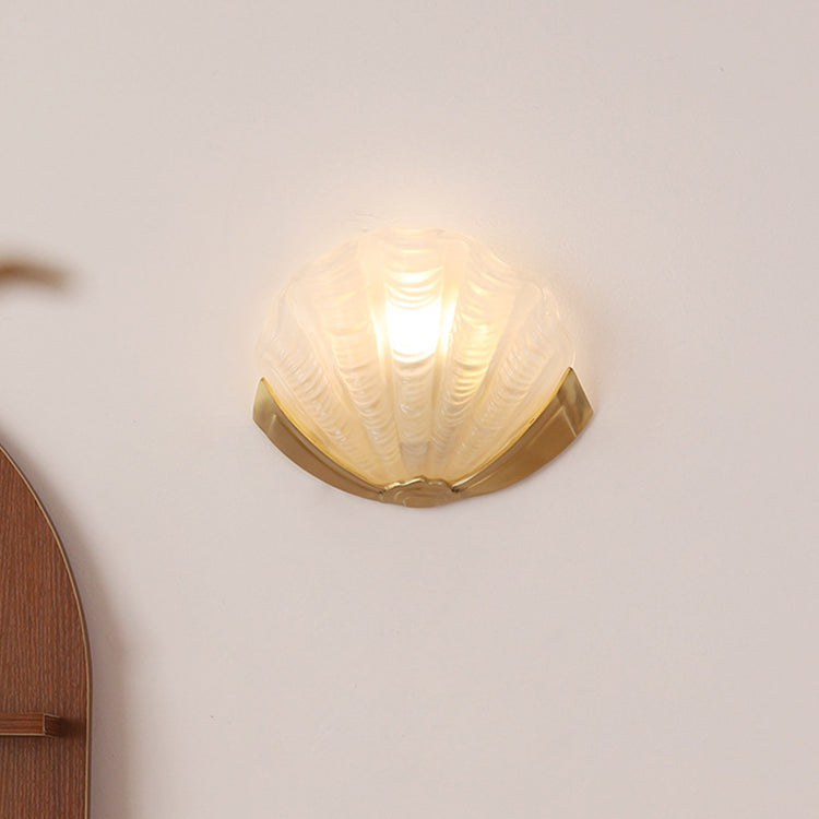 Kirielle Art Deco Brass Wall Sconce with Shell-Shaped Glass Shade for Bedroom