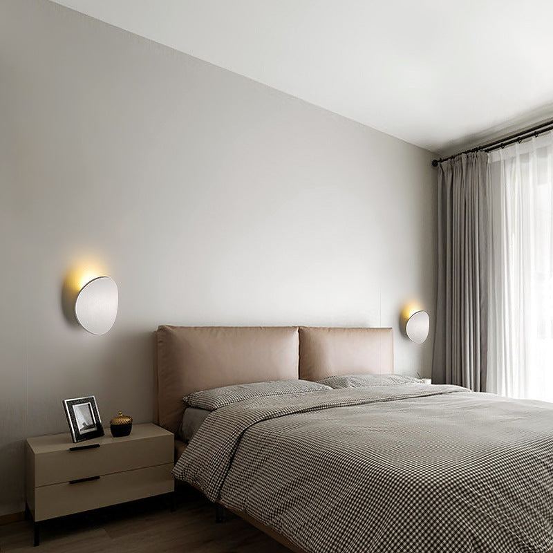 Alarielle Minimalist Curved Aluminum LED Wall Sconce for Hallway and Stairwell Lighting