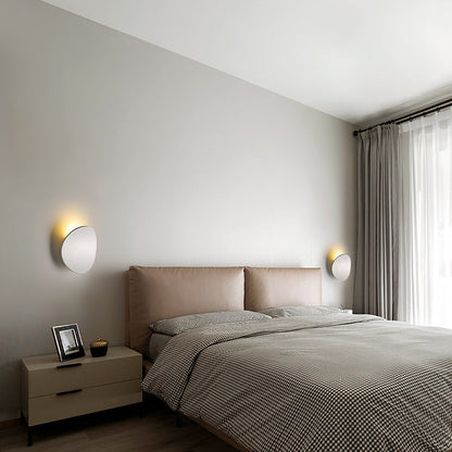 Alarielle Minimalist Curved Aluminum LED Wall Sconce for Hallway and Stairwell Lighting