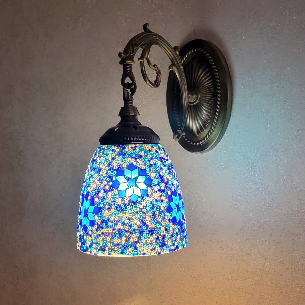 Jourdaine Tiffany-Style Iron Dome Wall Sconce with Stained Glass Shade for Bedroom