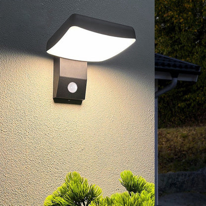 Thornbury Wall Light