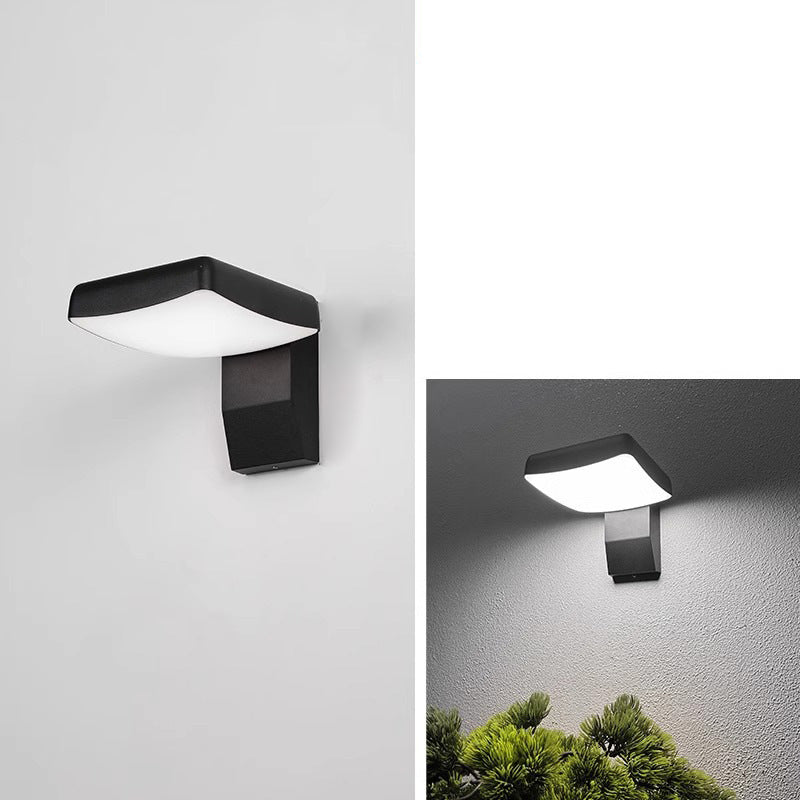 Thornbury Wall Light