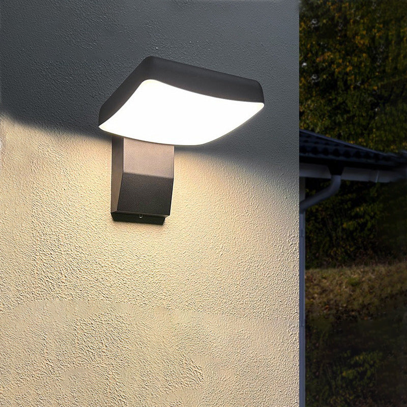 Thornbury Wall Light