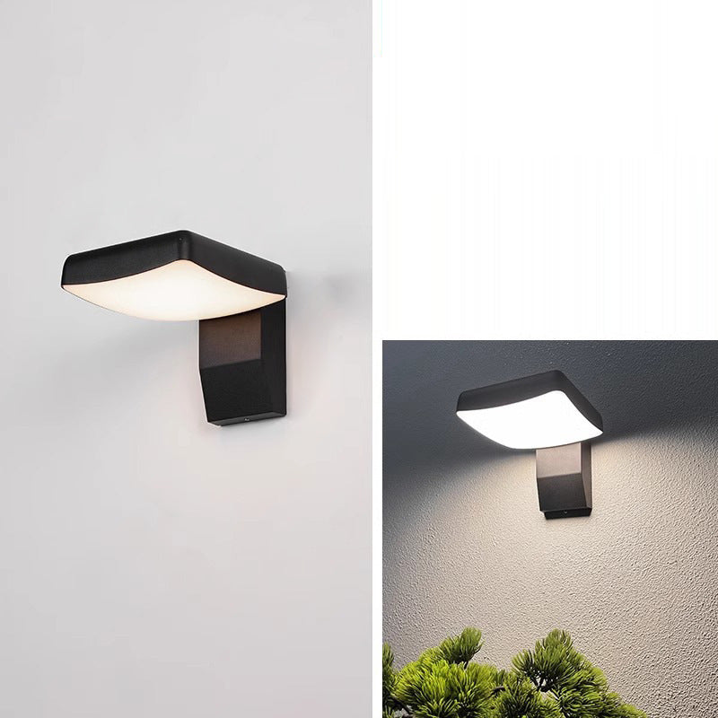 Thornbury Wall Light