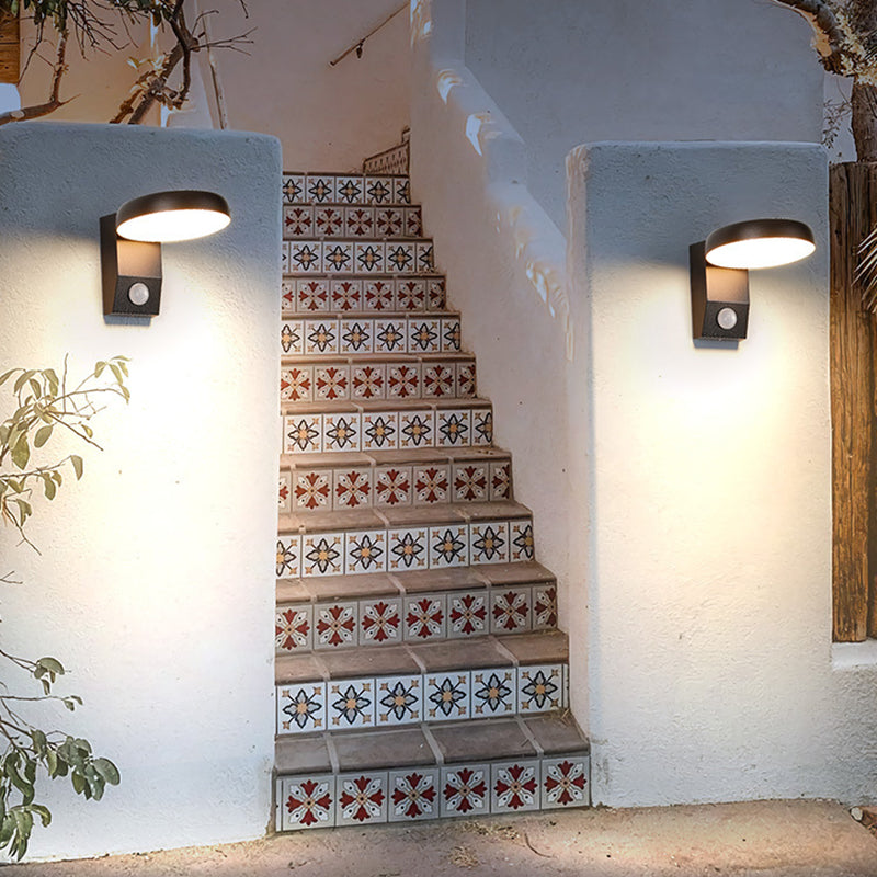 Thornbury Wall Light