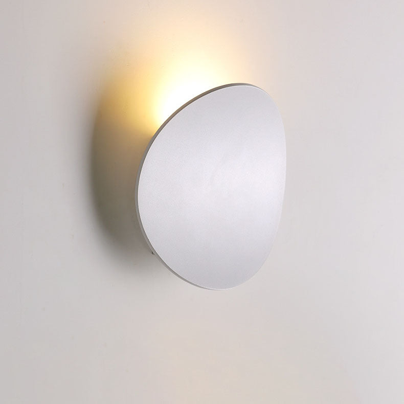 Alarielle Minimalist Curved Aluminum LED Wall Sconce for Hallway and Stairwell Lighting