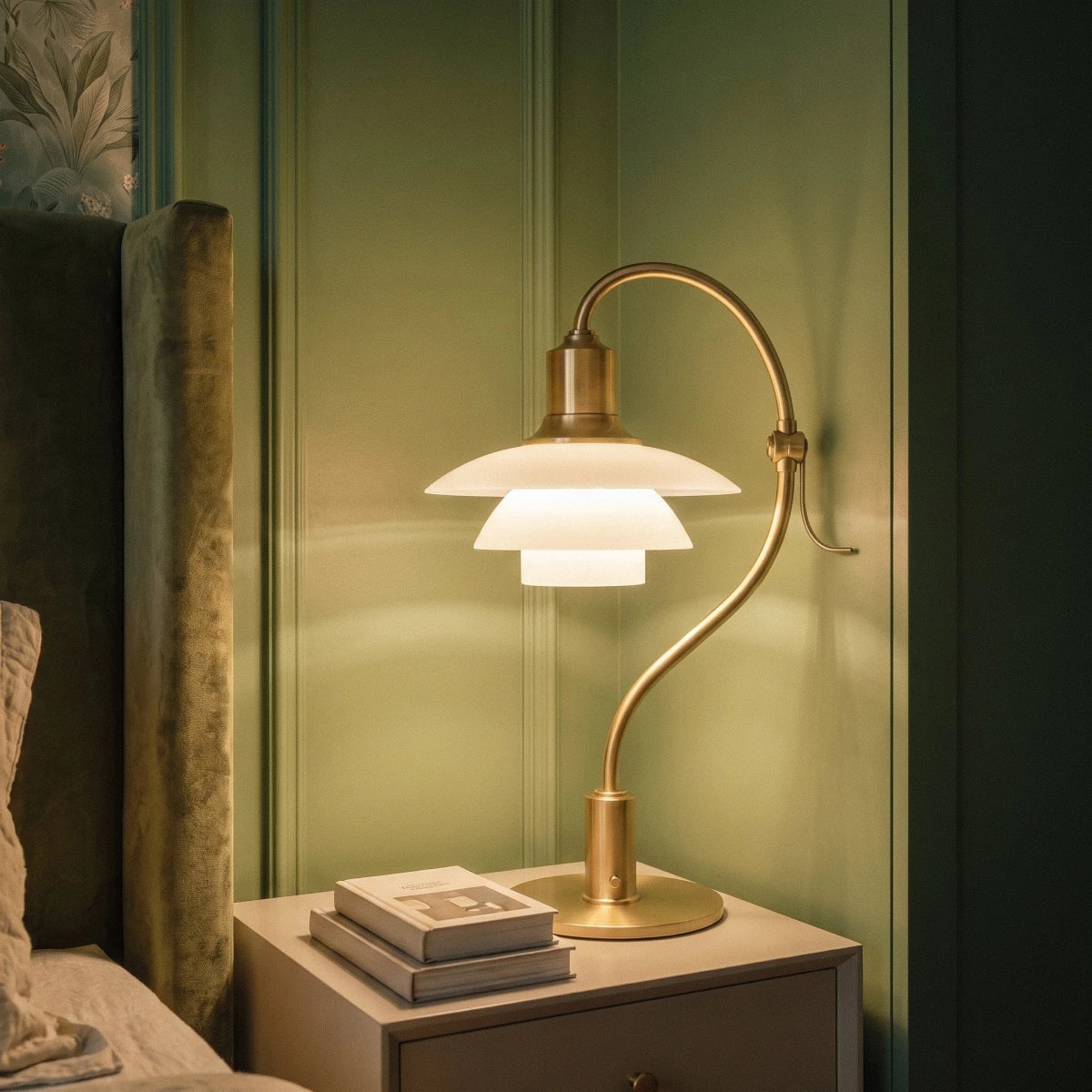 Bellamira Modern Metal E27 Table Lamp with Warm Glow for Bedroom Nightstands