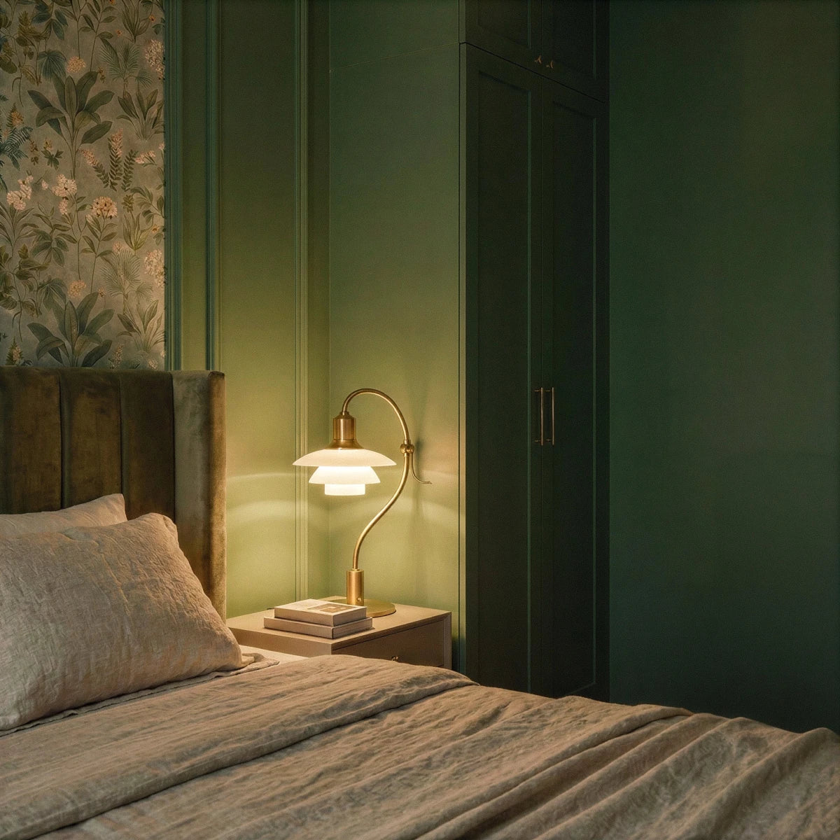 Bellamira Modern Metal E27 Table Lamp with Warm Glow for Bedroom Nightstands