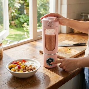 700ML Portable Blender Juicer Cup lifestyle
