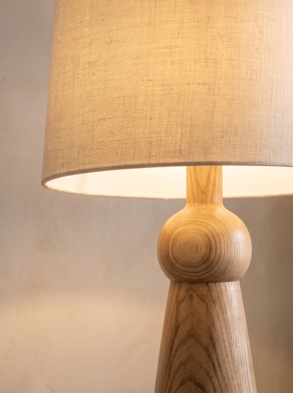 Velaris close up, Softness, Perfectly Tailored