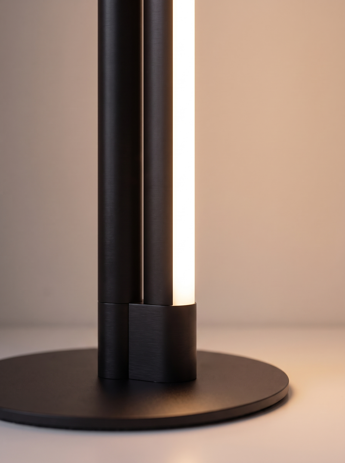 Nervesa close up, Presence, Even Unlit