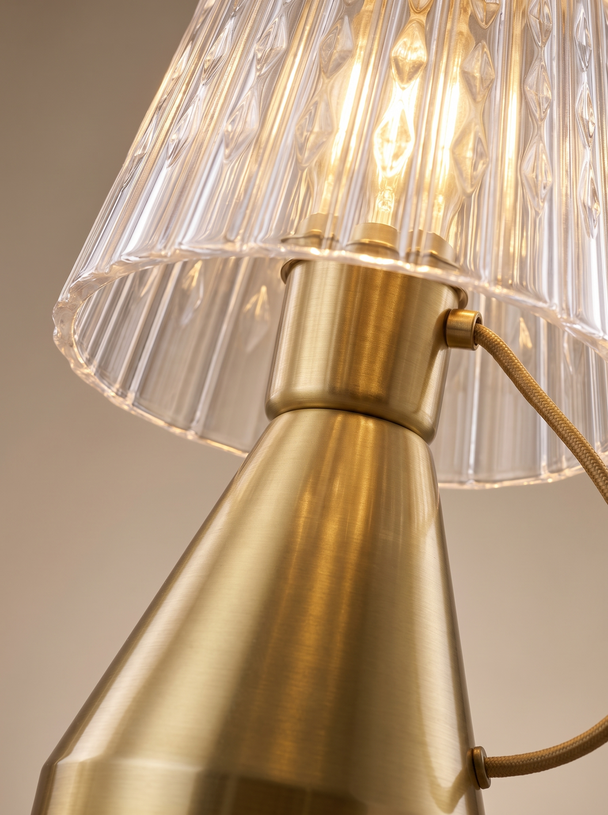 Dorevelle close up, Retro, Reimagined
