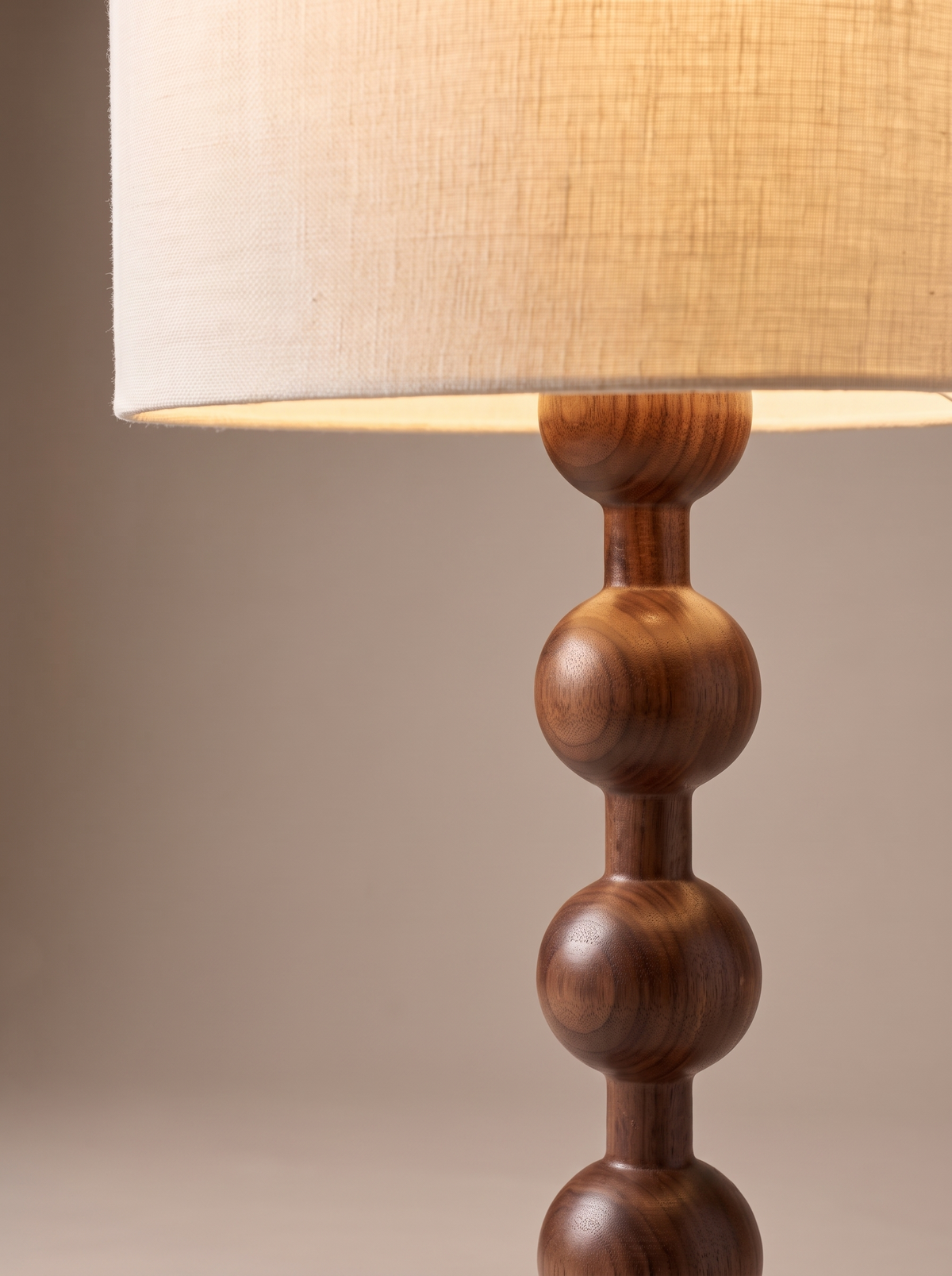 Montrave close up, Light on Your Terms