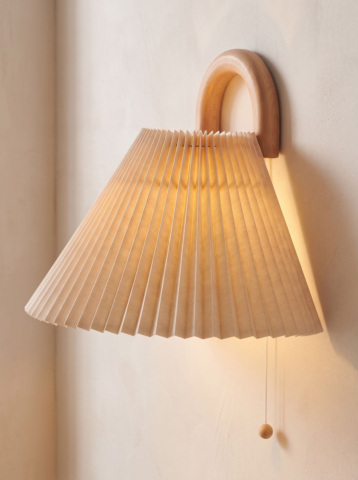 Halcyra wall sconce close up, Focused Warmth