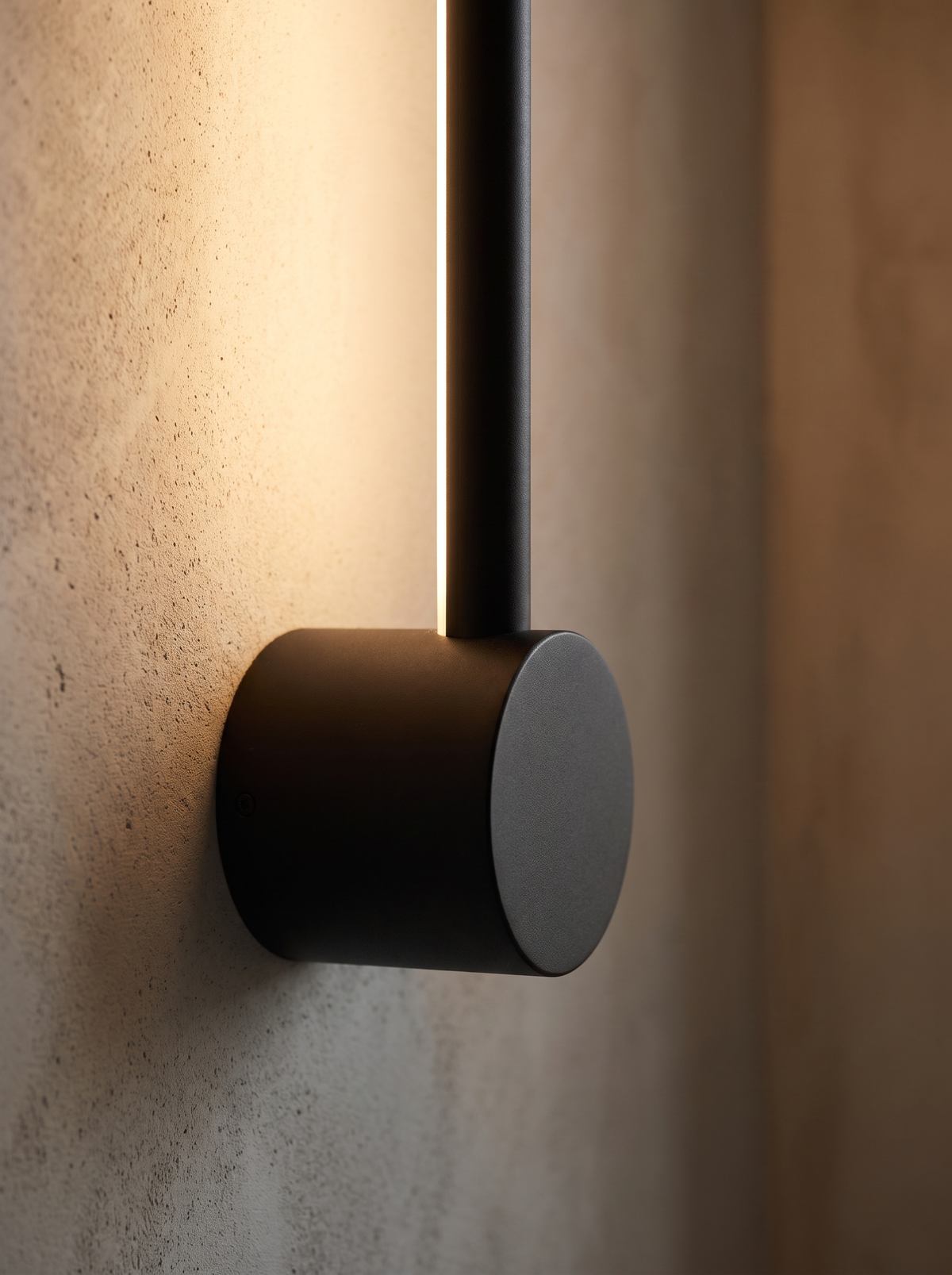Xiomara wall sconce close up, The Cool Warm Glow
