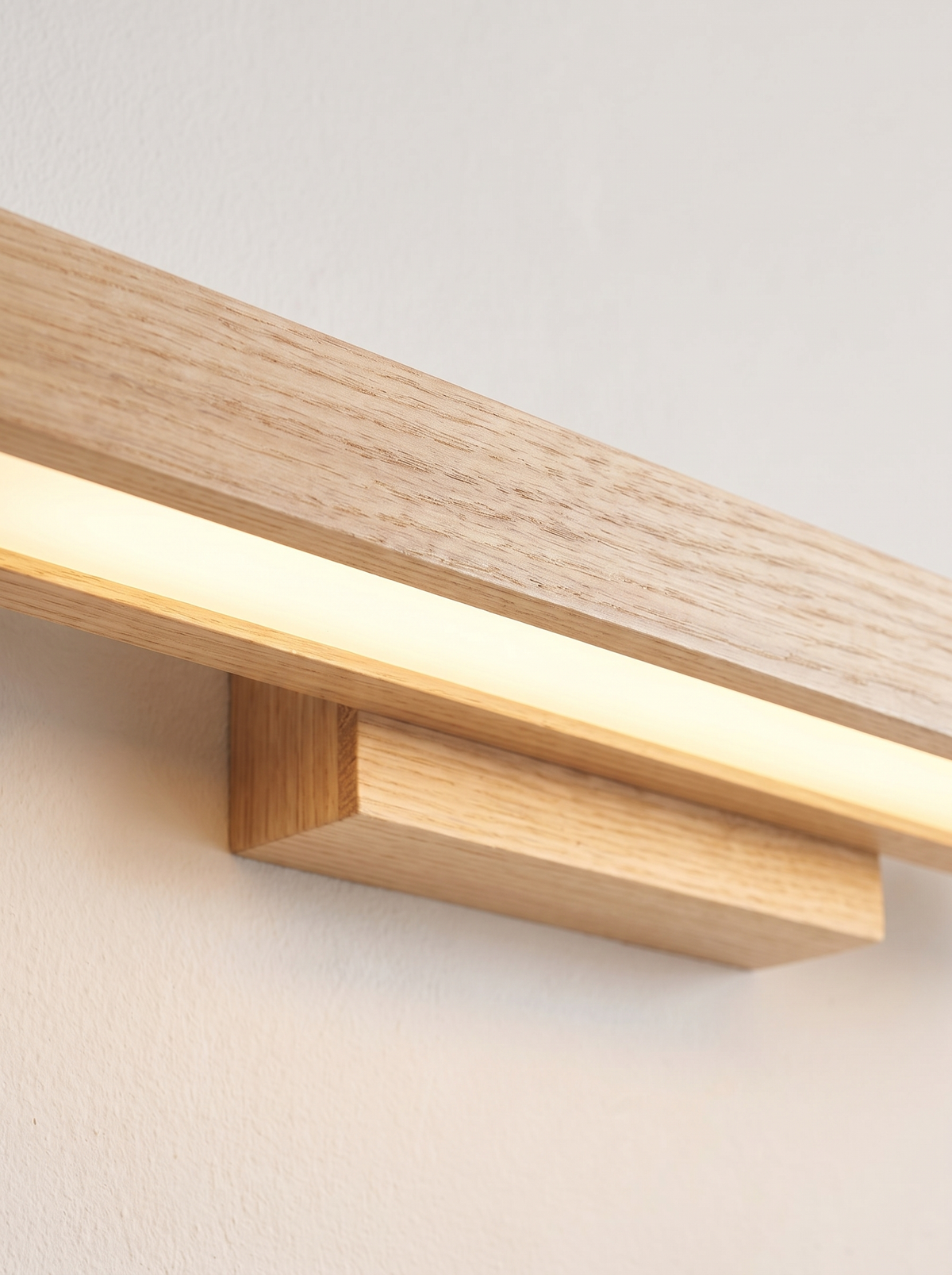 Iridelle wall sconce close up, Light That Keeps Time