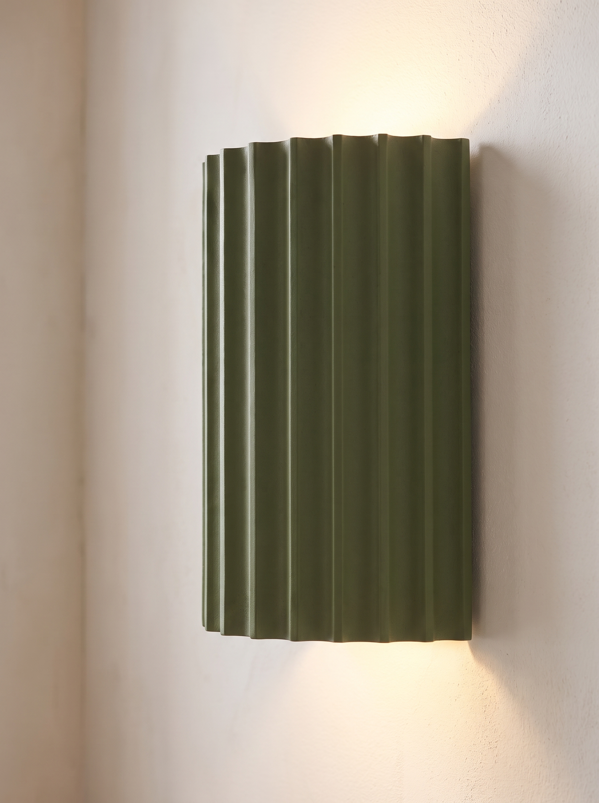 Quilliane wall sconce close up, Guiding Light