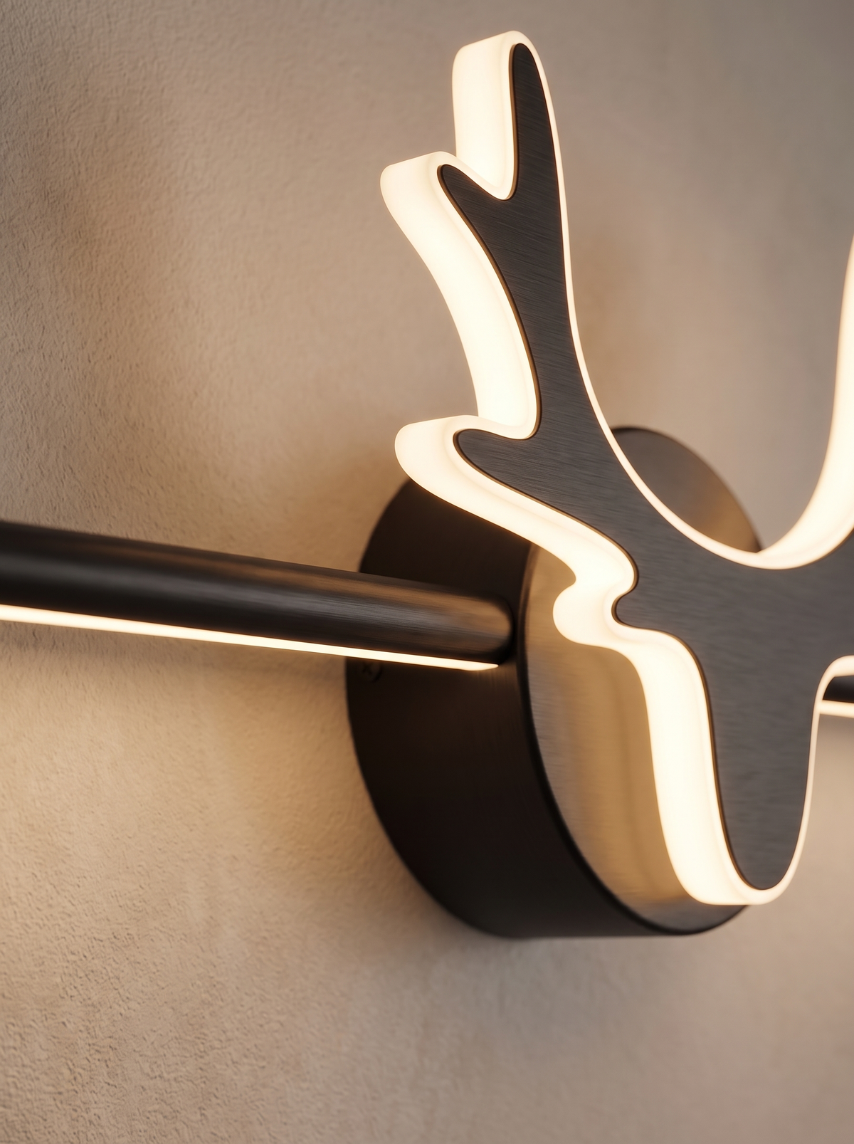 Linselle wall sconce close up, The Cool Warm Glow