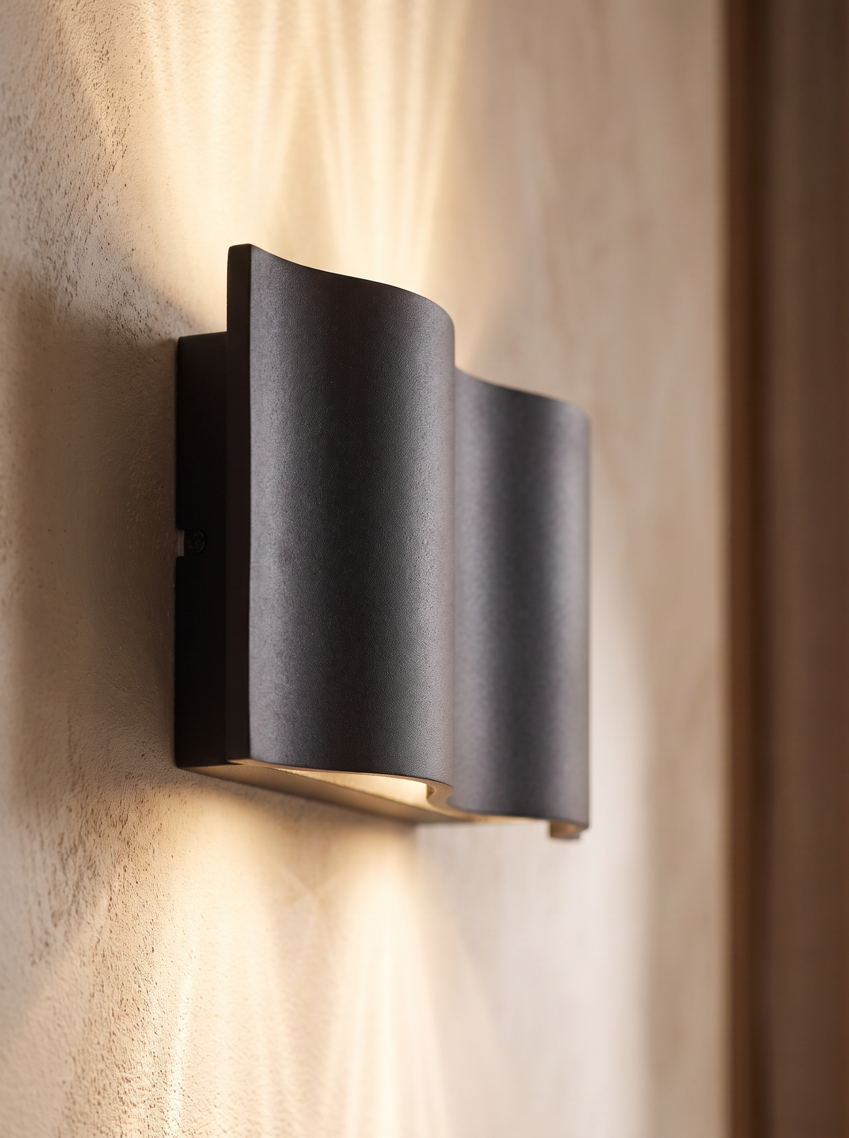 Ravielle wall sconce close up, Precision, Made Visible