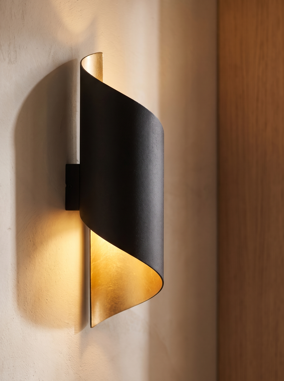 Undine wall sconce close up, Cast in a Single Piece