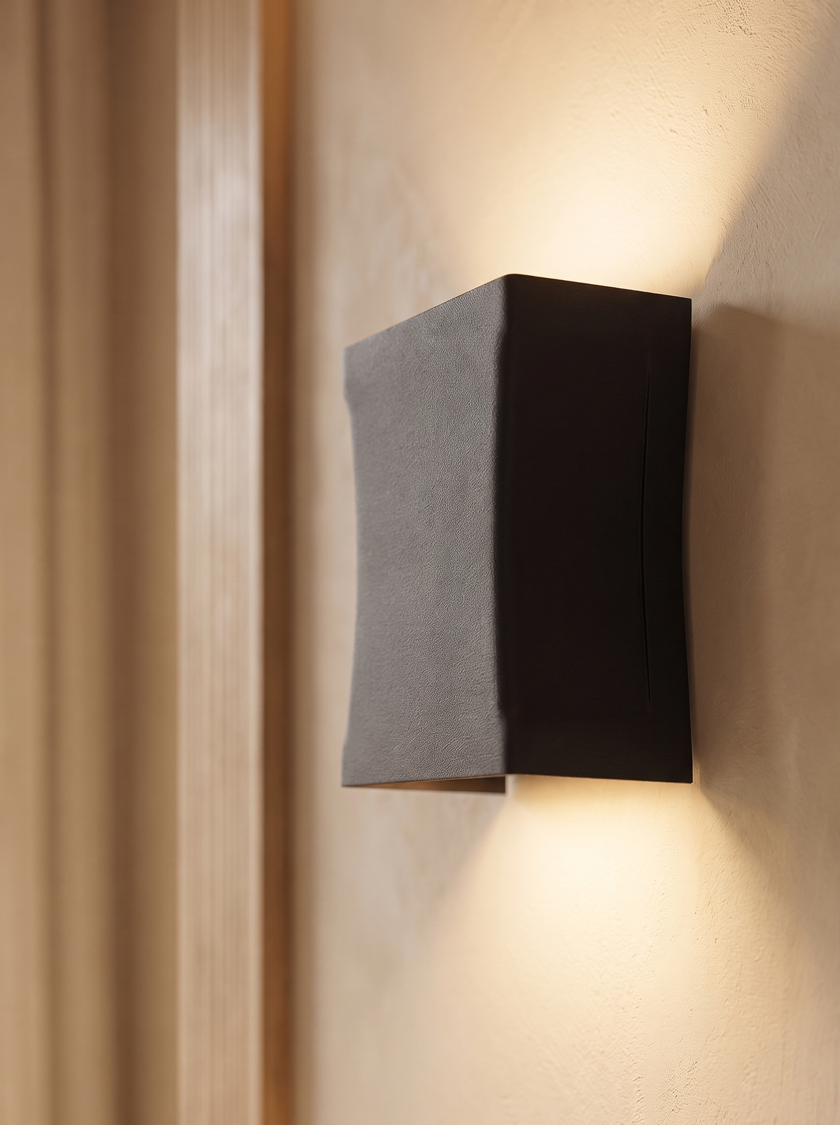 Tempesta wall sconce close up, Light That Keeps Time