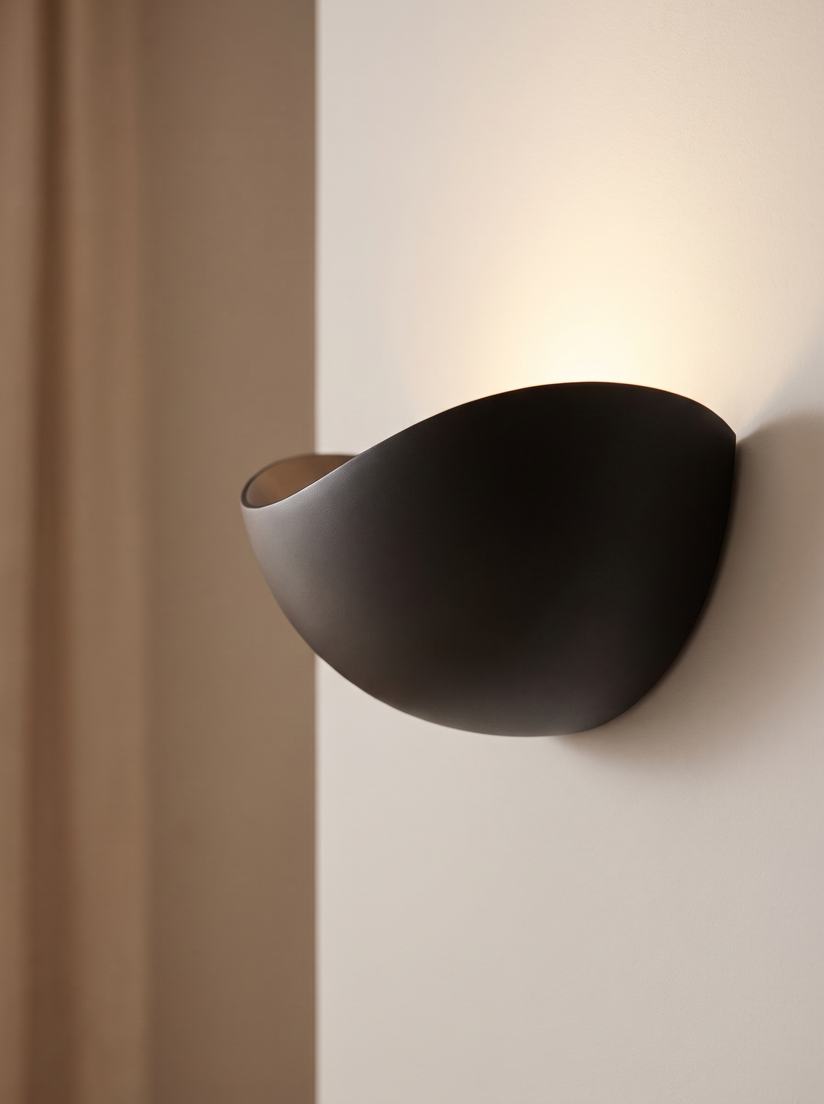 Zorielle wall sconce close up, The Cool Warm Glow