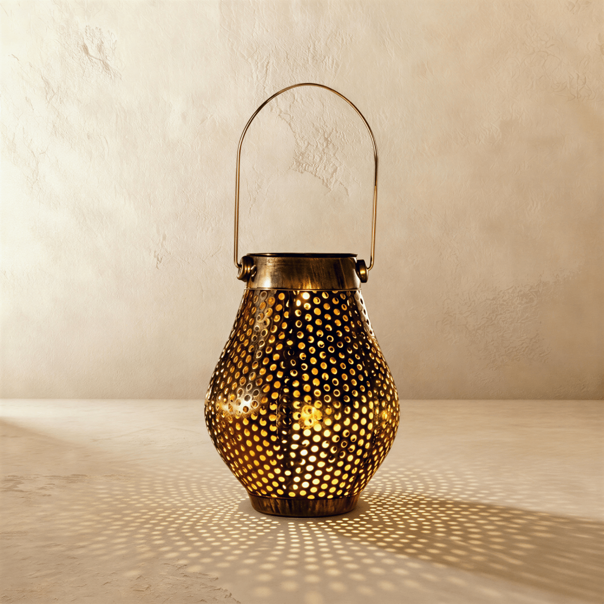 Lucerna Traditional Metal LED Garden Light Weatherproof Patio Pathway Lantern