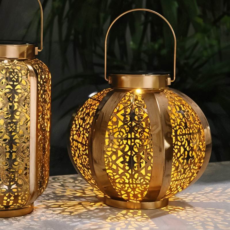 Lucerna Traditional Metal LED Garden Light Weatherproof Patio Pathway Lantern